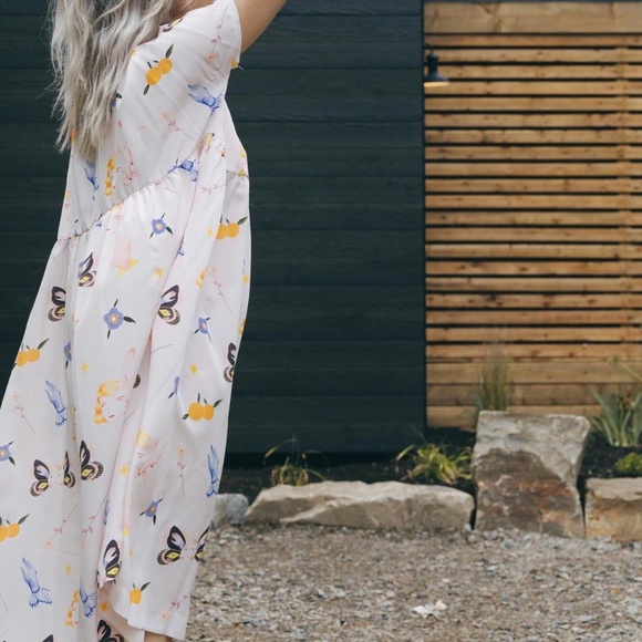 Noémie Vaillancourt of Missnoemiah Célia Dress - Picture 2 of 4